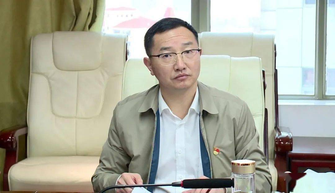 2020年吉州区委常委议军会召开