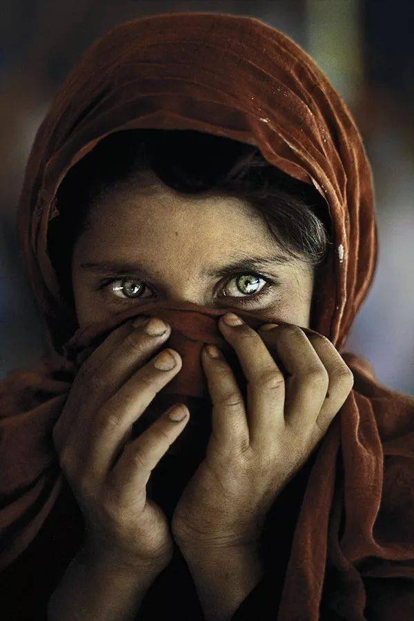 一张照片摘得4个世界著名大奖,摄影大师最动人的肖像作品!