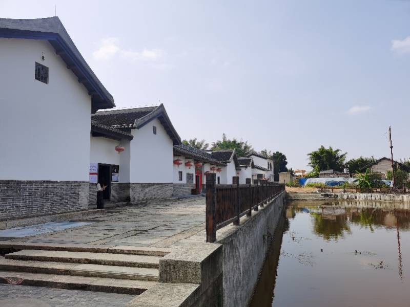 八百年八卦古井冬暖夏凉,惠州庆记者节组织多家媒体下乡采风_文化园