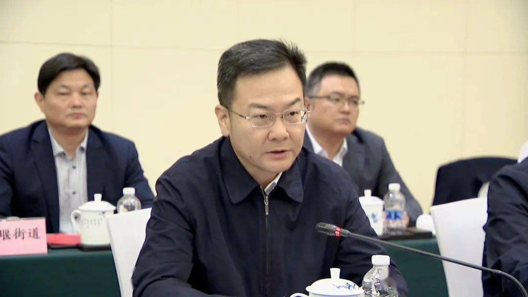 李林指出会上,常州市副市长,武进区委书记李林,安康市人大常委会副