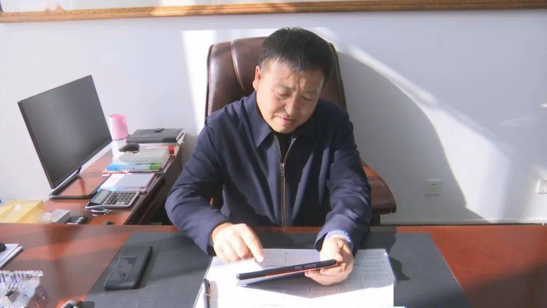 磐石市委书记于技群市长张守华参加第七次全国人口普查登记