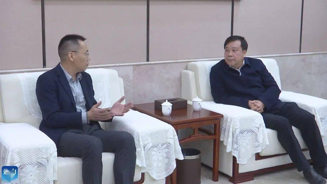 石玉华会见回乡投资客商