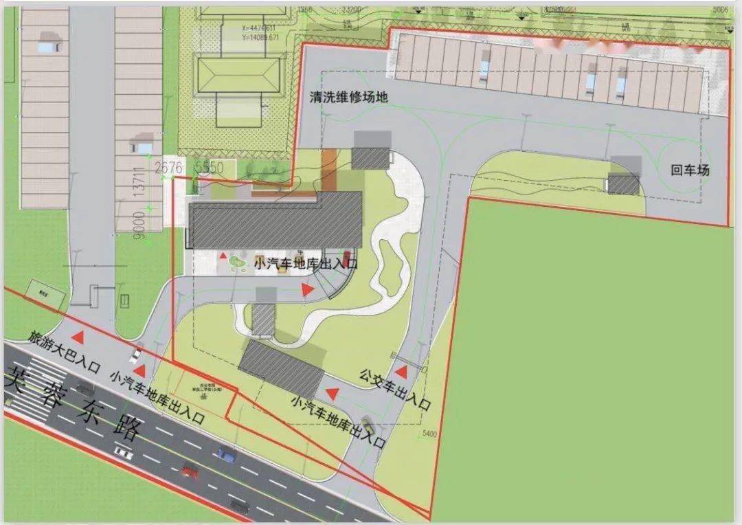 停车场形成了生态景观的融合与生态美学的建构同时借助地形与建筑高差