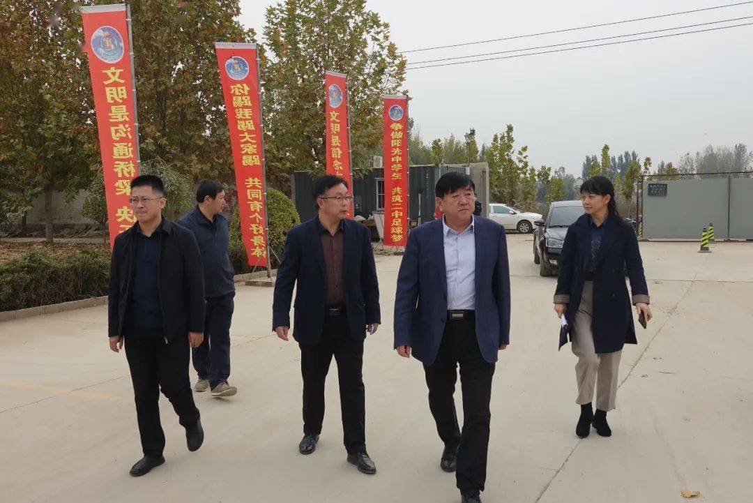 翁乃侠到宁晋二中调研