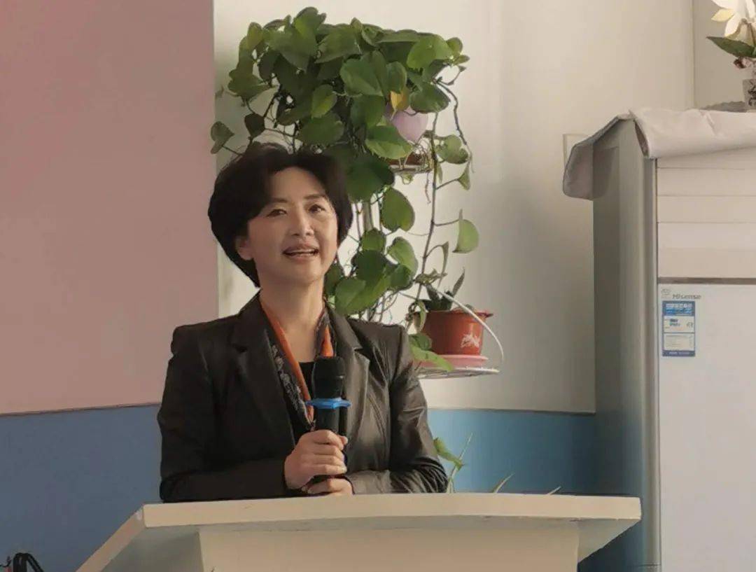 工作室授牌为吕静名师工作室授牌工作室成员才艺展示《最美的芳华》