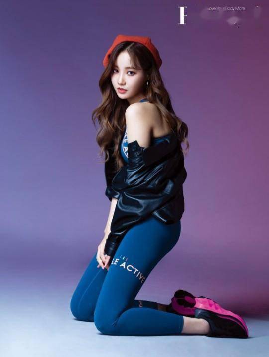 韩国女团momoland原成员yeonwoo 近日为某杂志最新一期