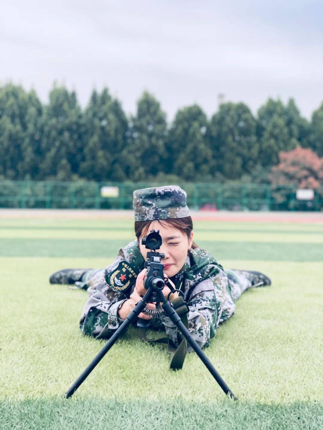 超飒巾帼不让须眉黄科女教官请求出战