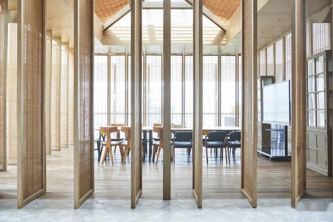 走进玛丽黛佳的总部,这个办公室和品牌创始人"长得"一模一样!