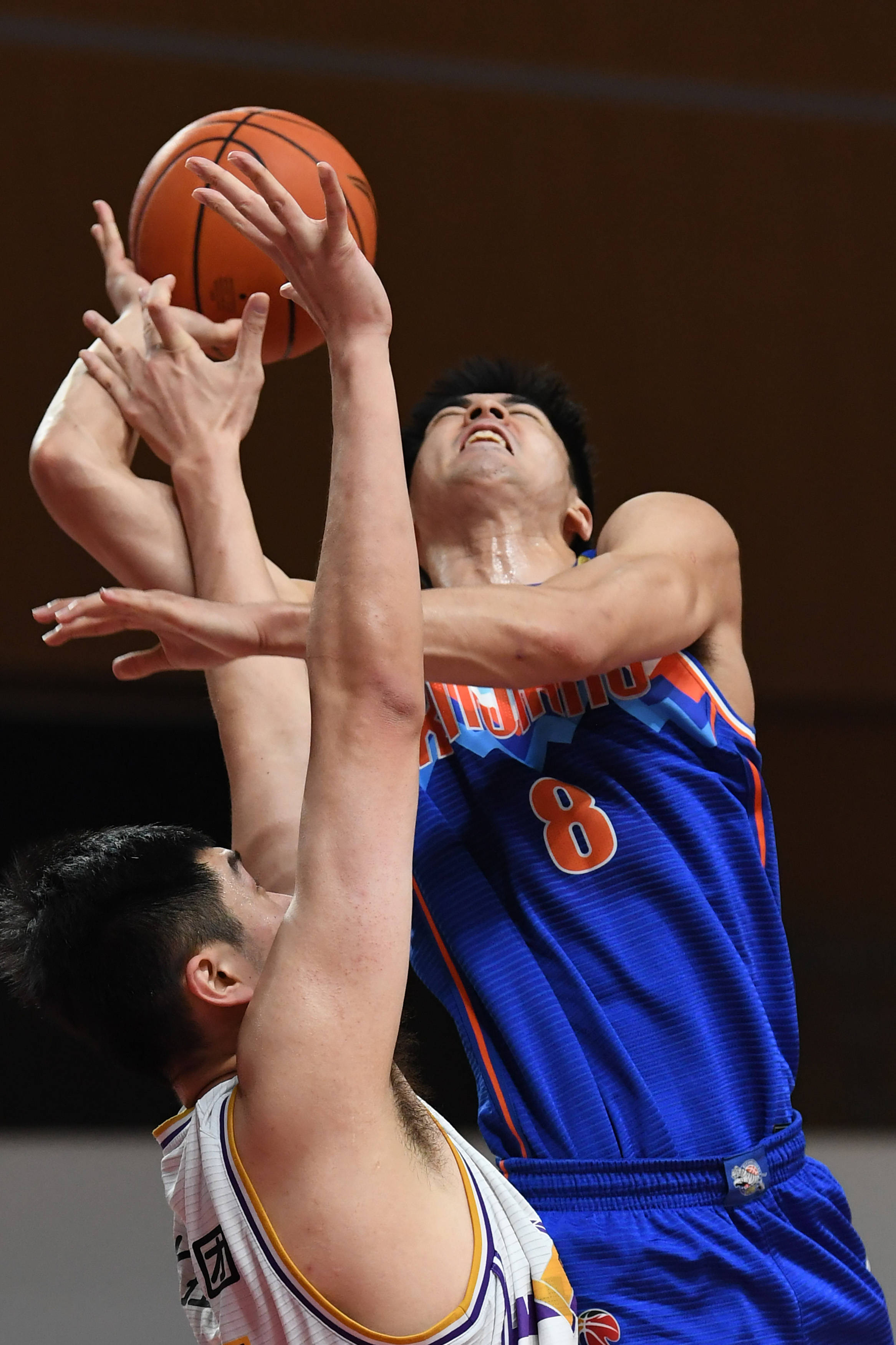 篮球——cba第一阶段新疆伊力特不敌北京紫禁勇士