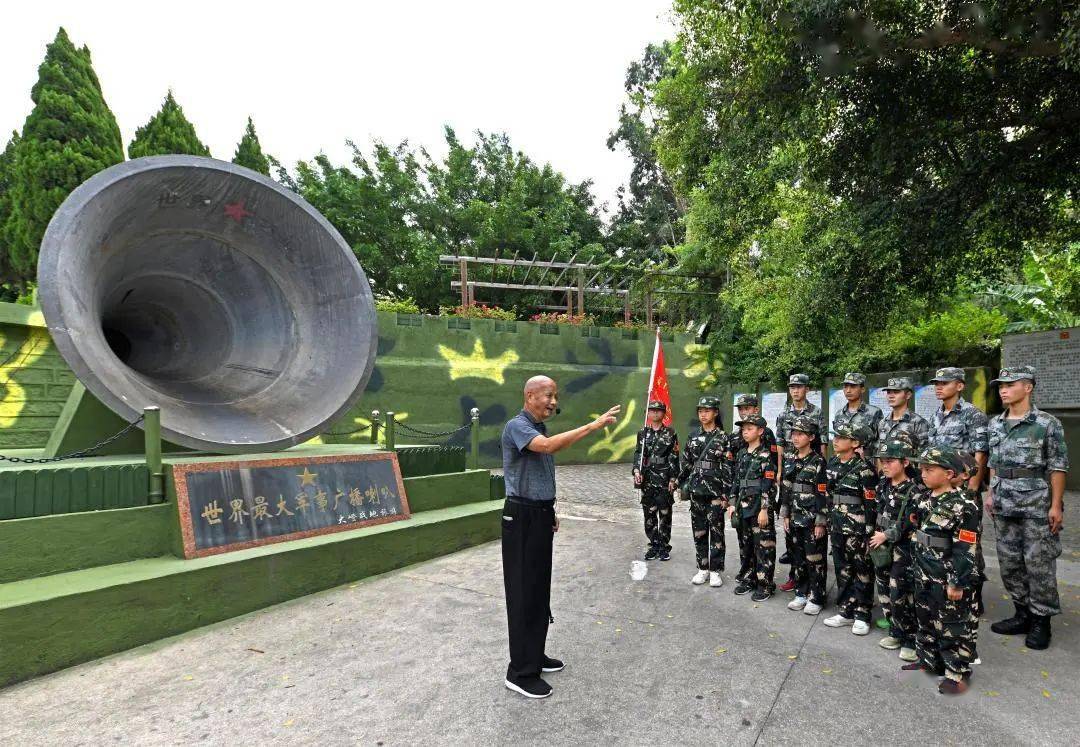 小嶝岛和大陆离金门最近的角屿岛俗称"大嶝三岛"因为有对金炮战的英雄