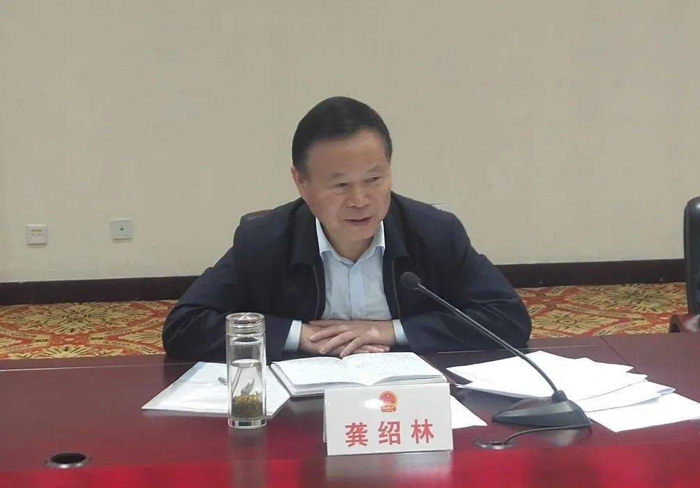 省人大社会委调研组来饶调研_龚绍林