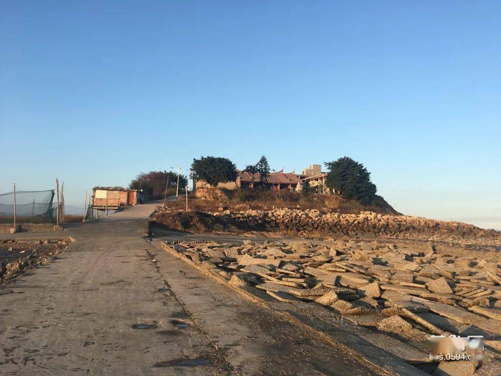 草屿岛周围,有6000多亩滩涂.以前,村民只