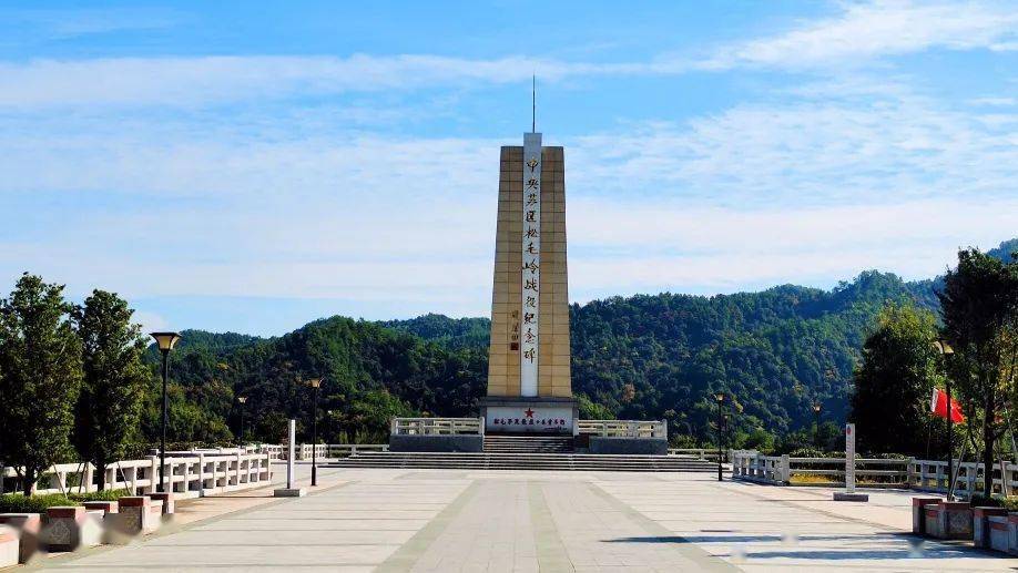 参观红军桥,红军街和松毛岭战役总指挥部纪念馆,瞻仰红军无名烈士墓