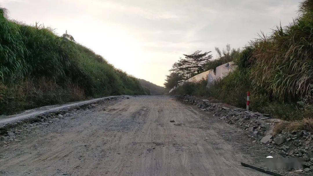 谷关公路青山至谷饶深洋路段路面改造工程完成投资逾四成