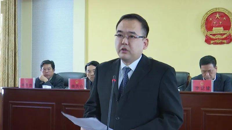 市七届人大常委会第31次会议决定周军为钟祥市人民政府代市长