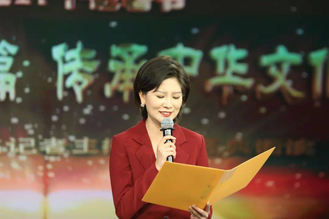 上海电视台主持人中华图片