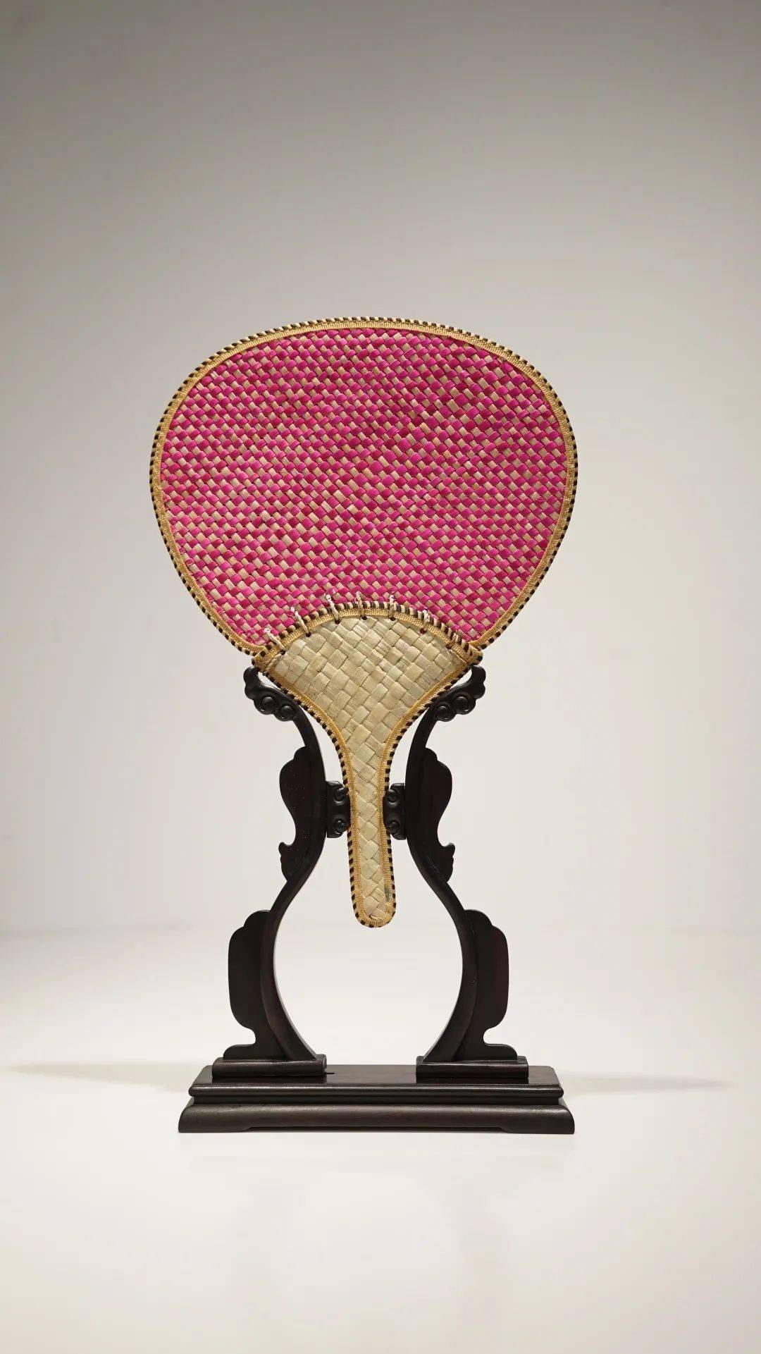 云赏析明月雅意团扇摇清风中国团扇艺术展下布鲁塞尔线