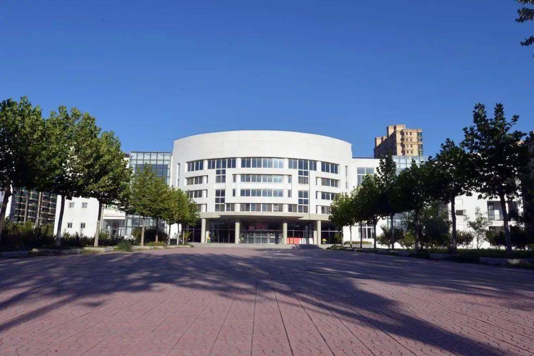 郑州大学"优质生源基地"授牌仪式在盘锦市高级中学举行