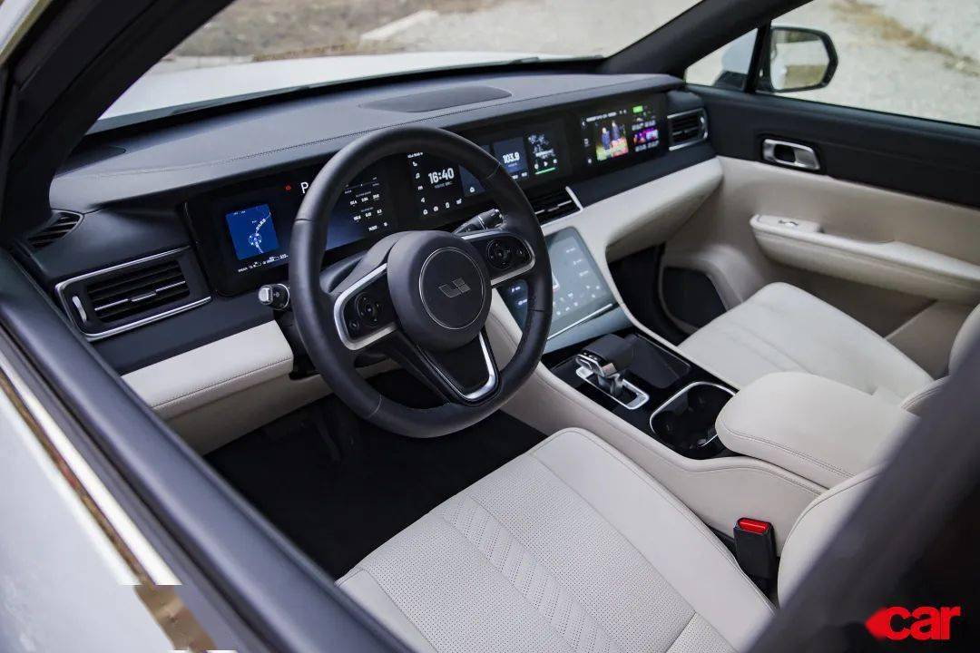 第一次见到理想one实车后,最直观的认知是我觉得它在设计上让我看了很