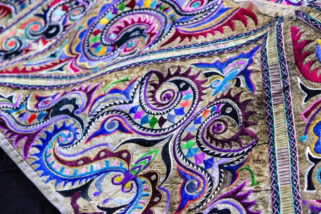 研究生暑期社会实践成果贵州百鸟衣产创扶贫计划探访实践寻找适合非遗