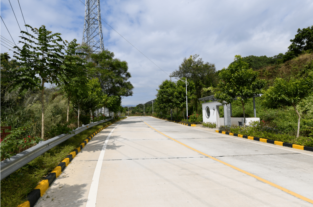 新农村建设结硕果 美丽揭西新灰寨再出发._道路