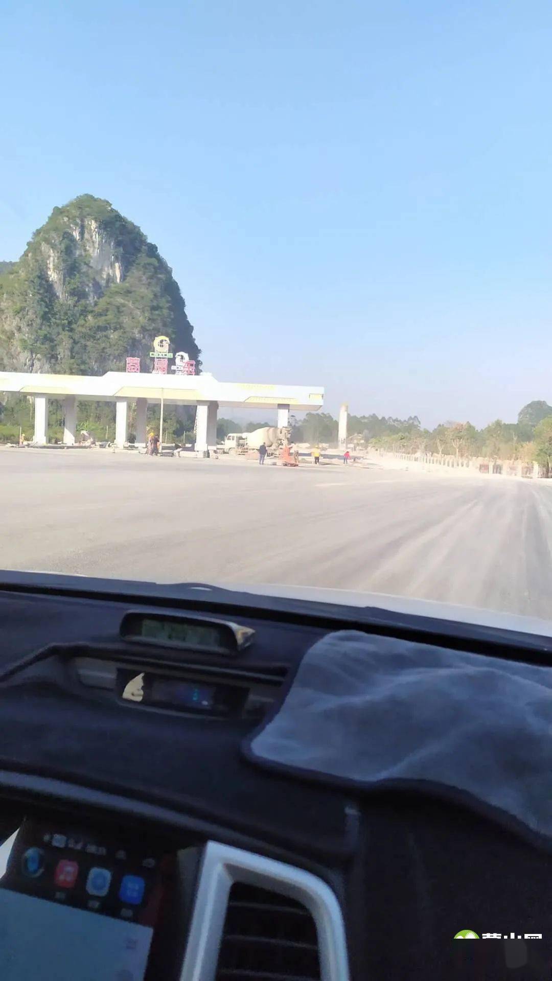 荔玉高速荔浦东收费站高速基本建好,期待年底全线正式通车!