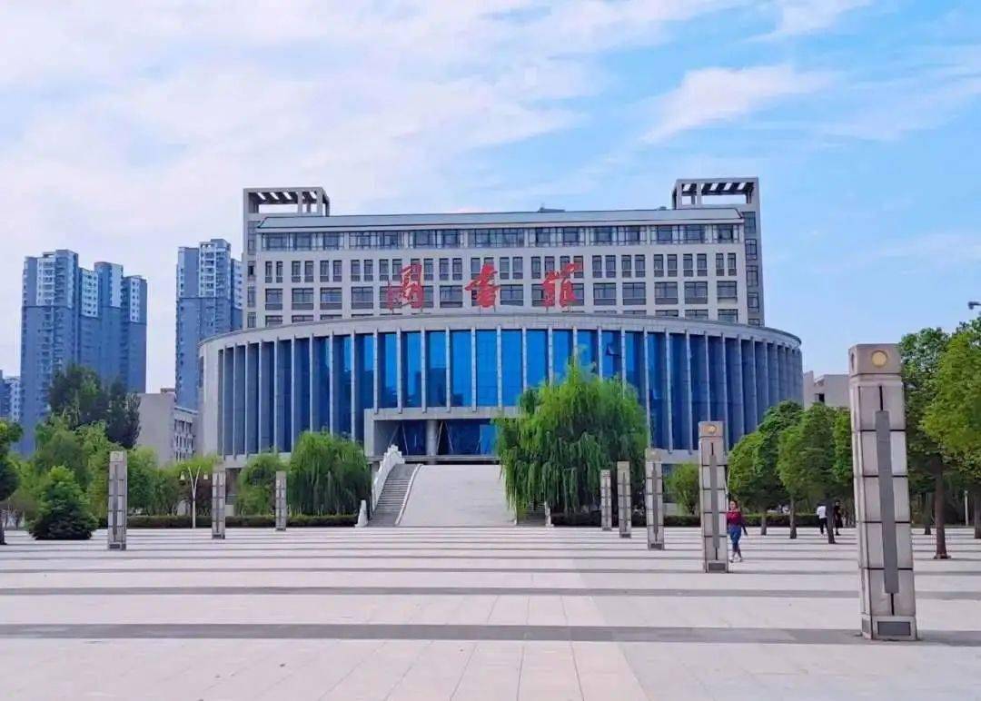团团拍了拍你并说快来猜一猜