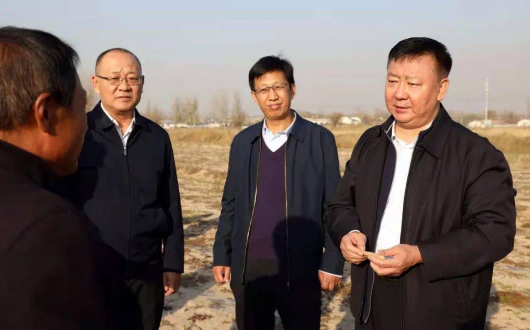 史万钧深入海勃湾区调研脱贫攻坚工作