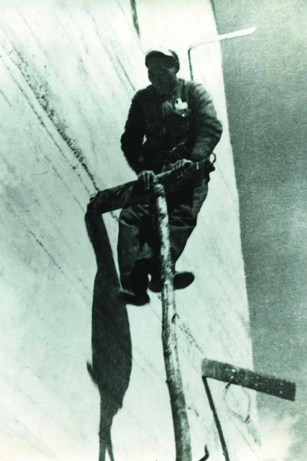杨连第(1919年—1952年)天津北仓镇人,生前为铁道兵一师一团一连副