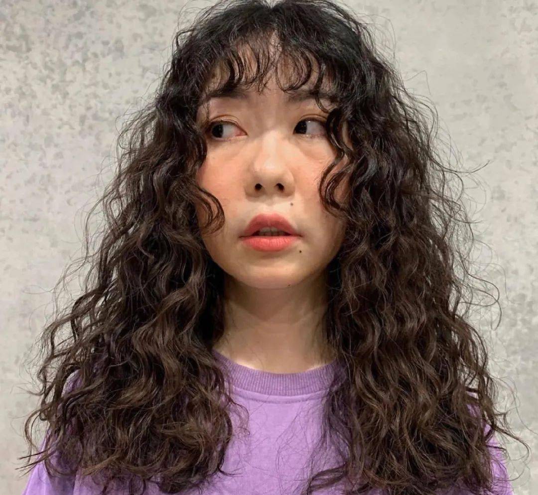 这个冬天不可缺少的小卷毛烫真的很靓仔哦