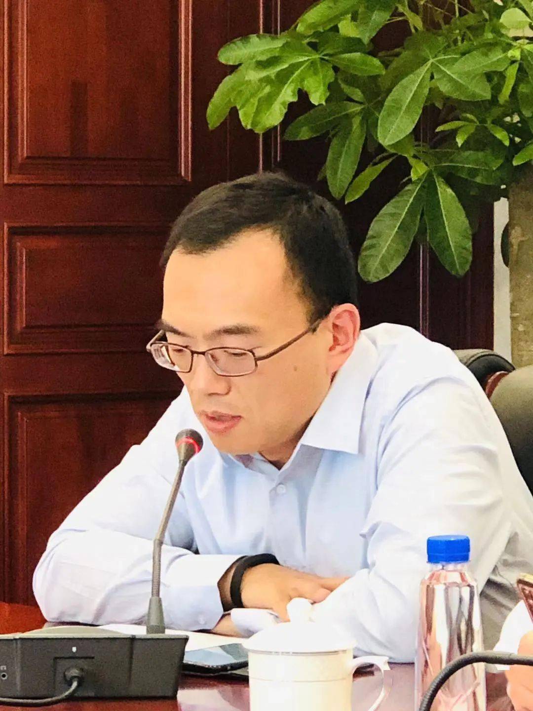 上海寰宇党委书记俞震深入基层参加广州箱厂党总支中心组学习