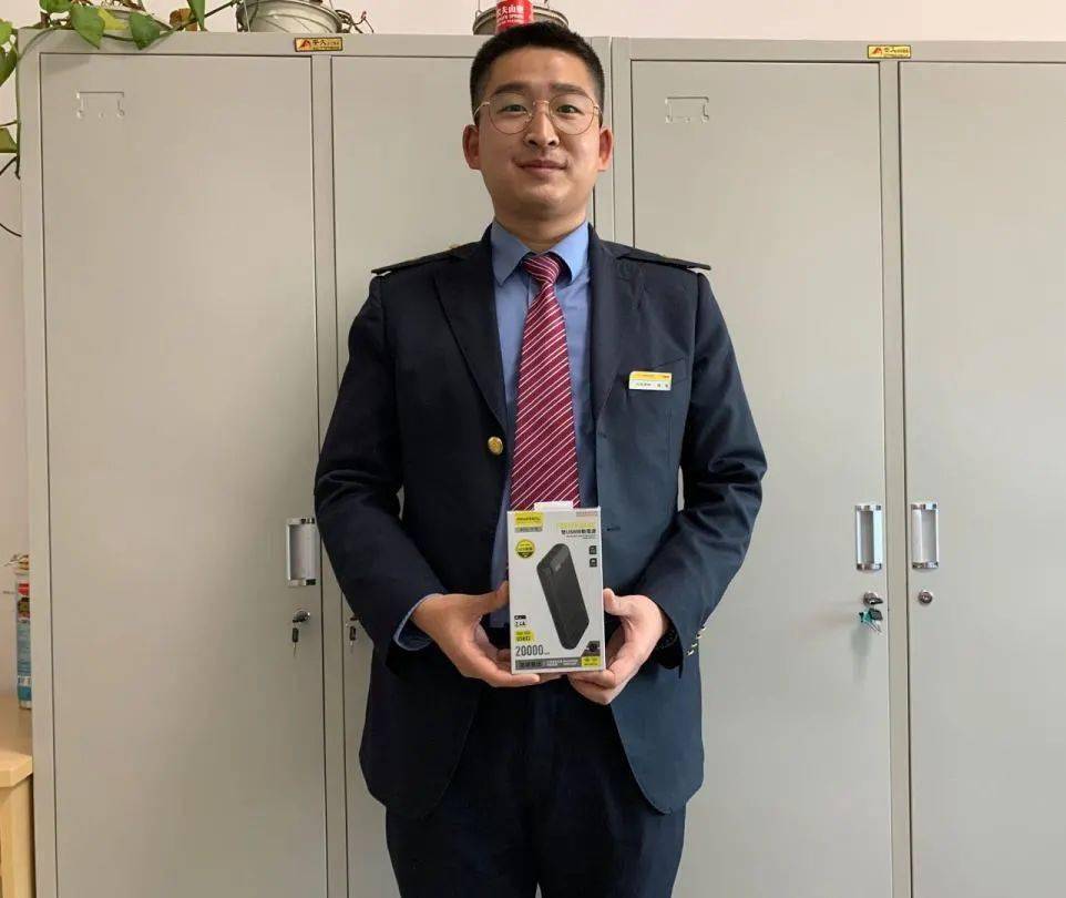 在生活中能够依法办事,做遵纪守法的好公民,同时可以使用法律武器保护