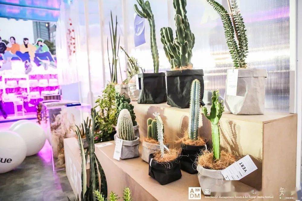 看50年历史的红太阳展览馆华丽变身想不到还能这样玩