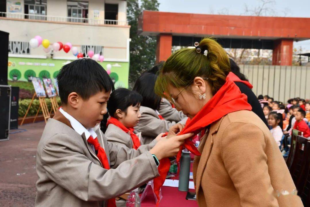 中江县大西街小学图片