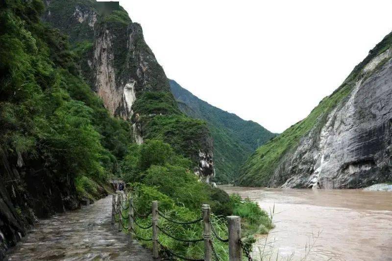 玉龍納西族自治縣龍蟠鄉魯南村,永勝縣東山傈僳彝族鄉犛牛坪村,華坪縣