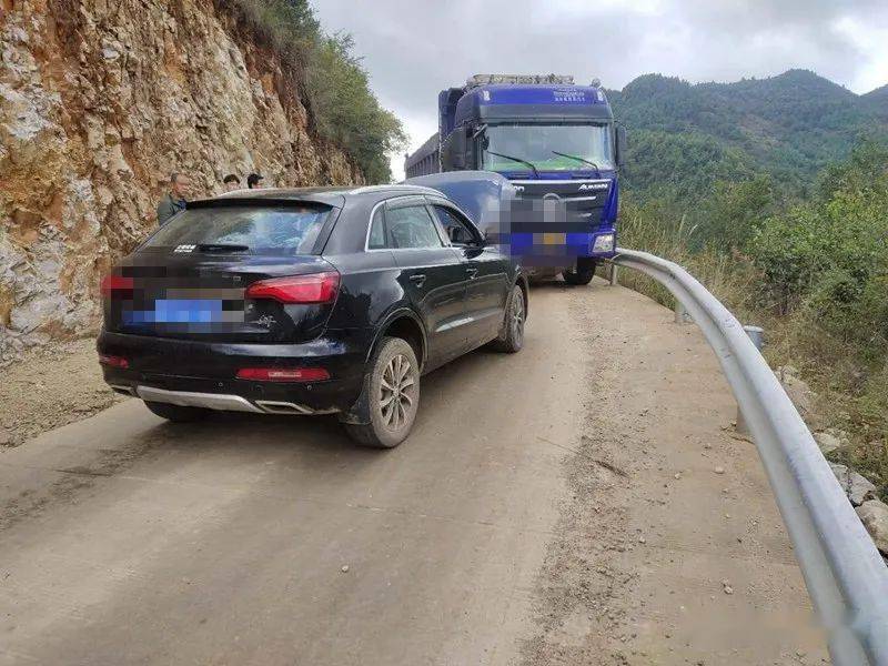 案例警示丨乡村道路会车需谨慎