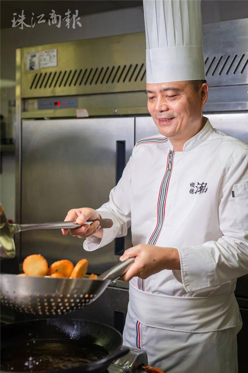 勒流厨师故事 | 林潮带:『蒙眼刀客』技惊四座_顺德