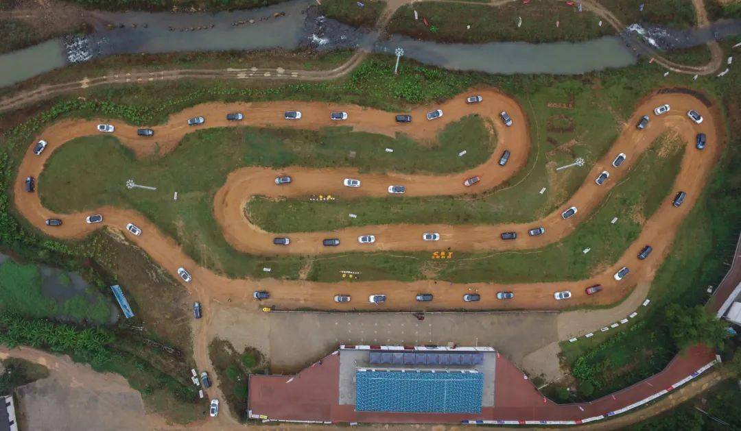 新动力(丫山)越野基地由大众赛车文化引领者——新动力技术总监,北极