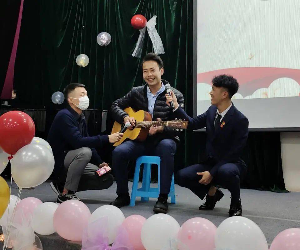 心连新梦飞扬暨教育学院团总支迎新晚会