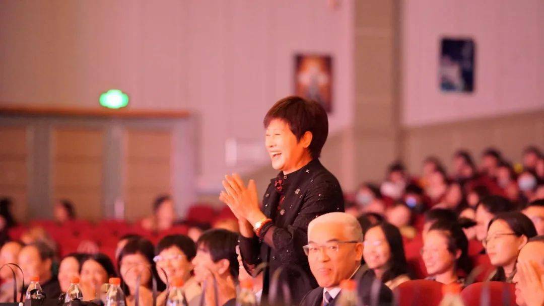 浙江万里学院董事长徐亚芬,浙江省万里教育集团总裁林良富,我校校长