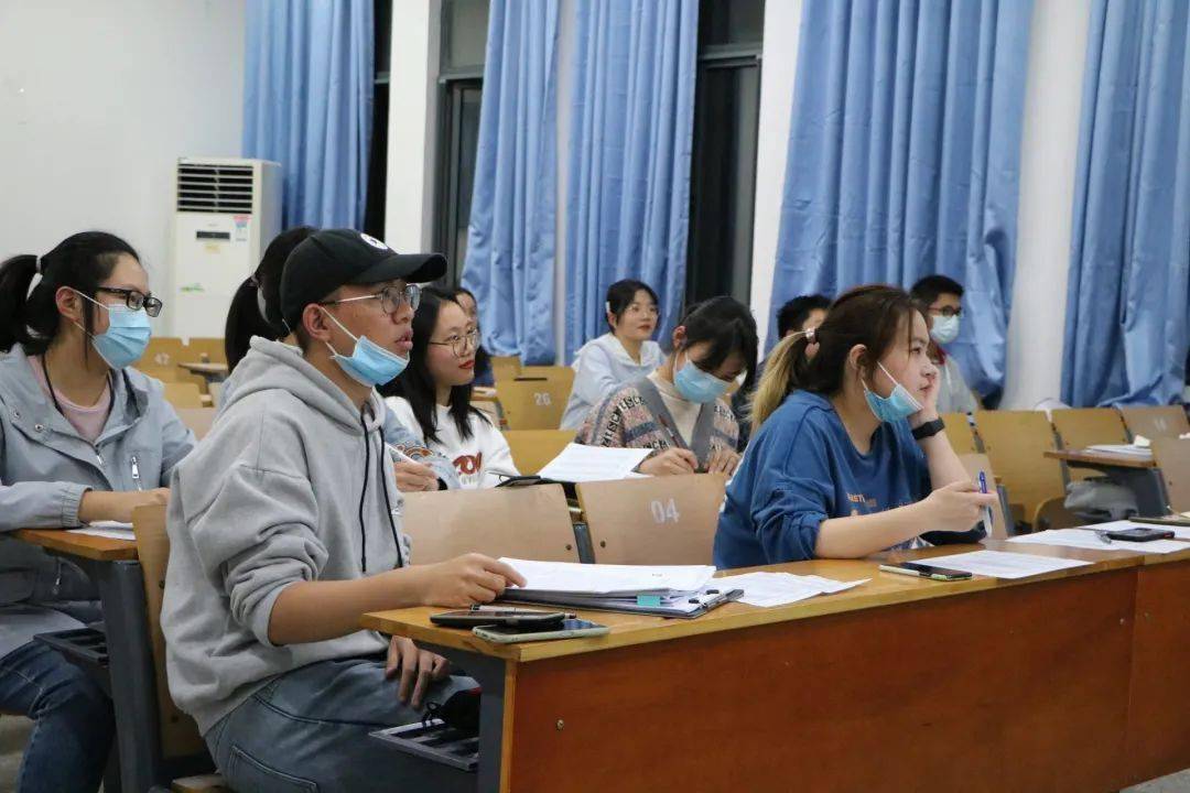 翟景瑄,孙鹏,葛慧妍,侯晓龙,胡煜蓉,柴惠苓,刘锦获得了三等奖;佟宇杰