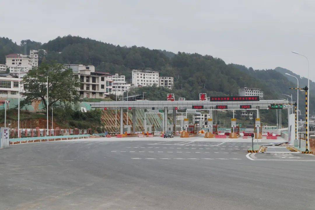 凤山高速公路砦牙出口图片