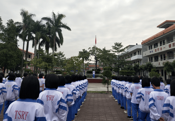 【国旗下讲话】珍惜时间