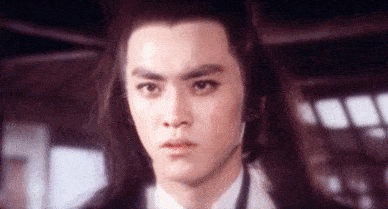 1977年,不满20岁的尔冬升便被古龙钦点,在楚原执导的《三少爷的剑》中