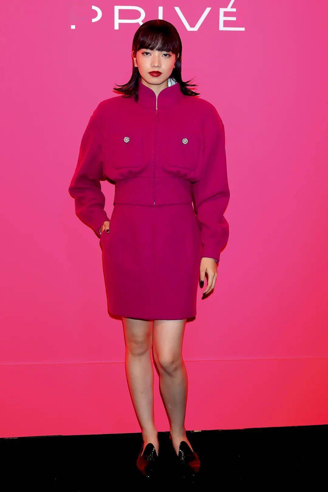 小松菜奈的厌世脸太高级她的衣品可以打几分