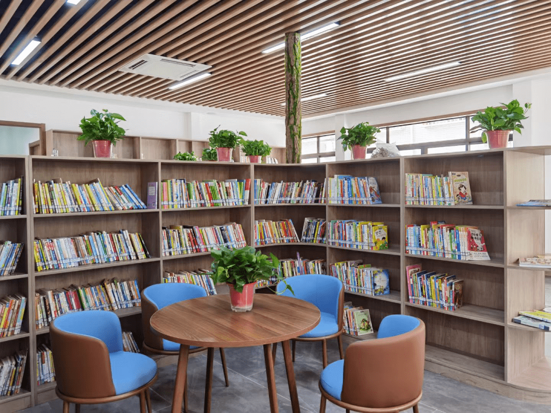 书香沁乡村 文化惠民心丨虹桥镇居民有福啦,又一家百姓书屋建成了