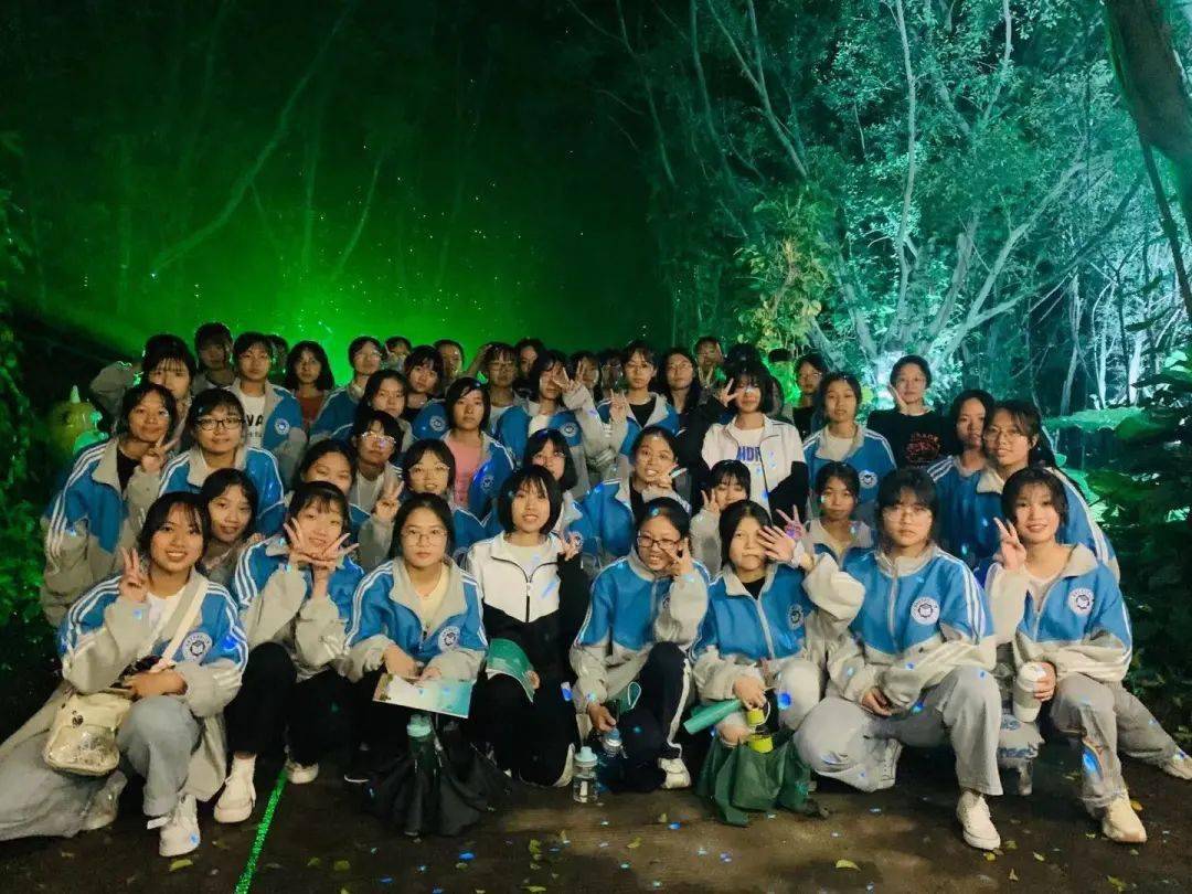 福建省漳浦第三中学高二年级东南花都研学实践活动有梦想不彷徨为青春