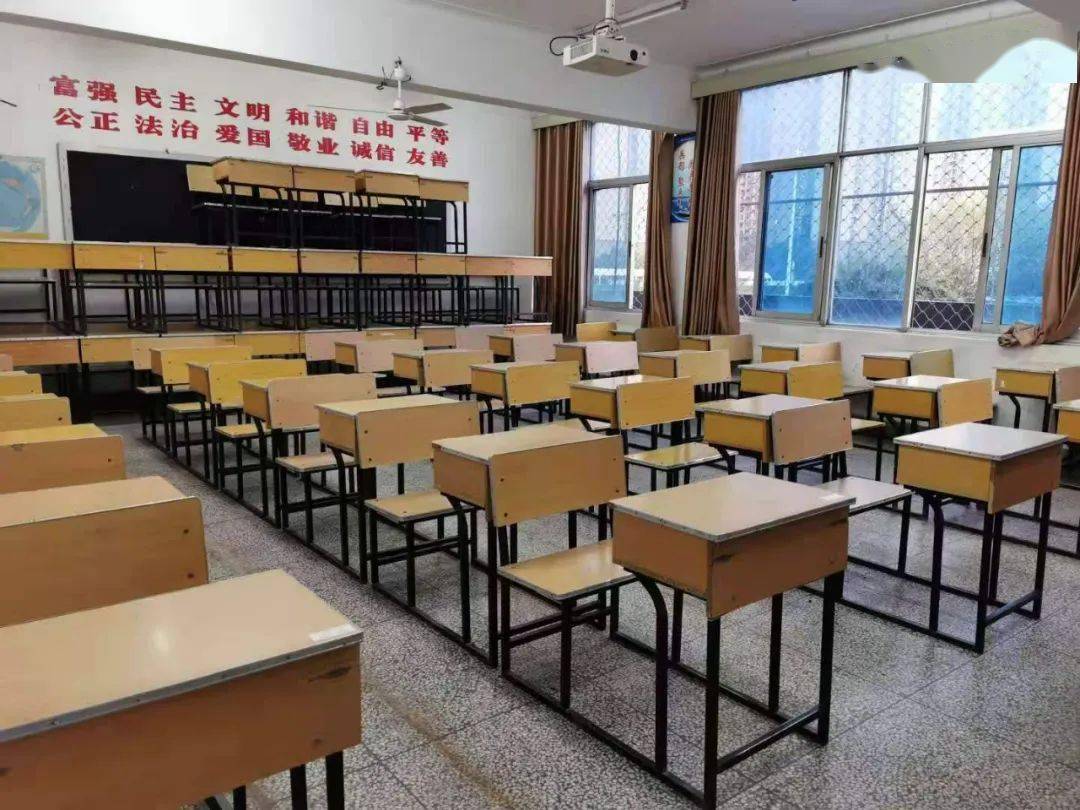 考区考场布置考区应急处置流程图考生测量体温考务工作人员执勤考生有