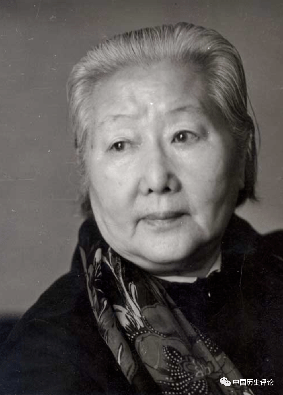 永不消逝的电波互文性与当代感从电影到舞剧的历史叙事