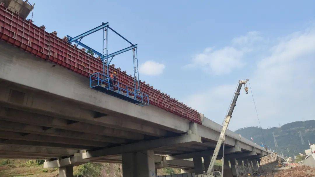明年7月通车!临港这座高架桥正在加快建设